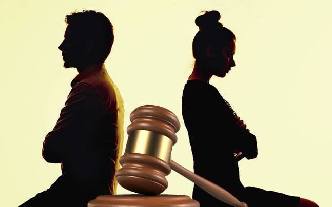 Husband presents question on character to save alimony, wife prepares for ordeal | Relationship: पोटगी वाचवण्यासाठी पतीने चारित्र्यावर उपस्थित केले प्रश्न, अग्निपरीक्षा देण्यासाठी तयार झाली पत्नी Husband presents question on character to save alimony, wife prepares for ordeal | Relationship: पोटगी वाचवण्यासाठी पतीने चारित्र्यावर उपस्थित केले प्रश्न, अग्निपरीक्षा देण्यासाठी तयार झाली पत्नी