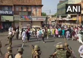 jodhpur on eve of eid fight broke out over flags and loudspeakers at jalori gate | तुफान राडा! जोधपूरमध्ये झेंडा, लाऊडस्पीकरवरुन दोन गटांमध्ये दगडफेक; इंटरनेट सेवा बंद jodhpur on eve of eid fight broke out over flags and loudspeakers at jalori gate | तुफान राडा! जोधपूरमध्ये झेंडा, लाऊडस्पीकरवरुन दोन गटांमध्ये दगडफेक; इंटरनेट सेवा बंद