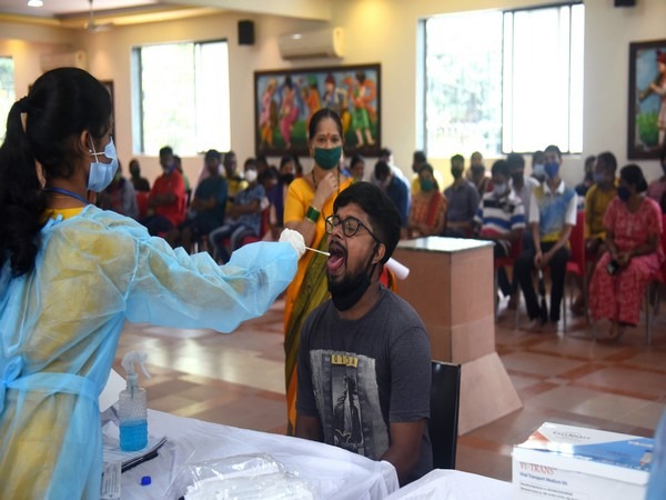 CoronaVirus Live Updates India logs 3,451 new COVID cases, 40 deaths in last 24-hour | CoronaVirus Live Updates : कोरोनाच्या चौथ्या लाटेचा धोका? गेल्या 24 तासांत 3,451 नवे रुग्ण; मृतांचा आकडा चिंता वाढवणारा CoronaVirus Live Updates India logs 3,451 new COVID cases, 40 deaths in last 24-hour | CoronaVirus Live Updates : कोरोनाच्या चौथ्या लाटेचा धोका? गेल्या 24 तासांत 3,451 नवे रुग्ण; मृतांचा आकडा चिंता वाढवणारा