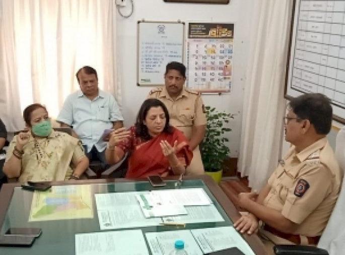 Shiv Sena lodges written complaint against Lilavati Hospital | लिलावती रुग्णालयाविरोधात शिवसेनेची पोलिसात लेखी तक्रार Shiv Sena lodges written complaint against Lilavati Hospital | लिलावती रुग्णालयाविरोधात शिवसेनेची पोलिसात लेखी तक्रार