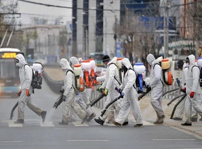 CoronaVirus News china employment crisis deepens people are unable to collect food for one time | CoronaVirus News : भीषण! चीनमध्ये कोरोना महामारीनंतर पसरली बेरोजगारी; लोकांना एक वेळचं जेवण मिळणं कठीण CoronaVirus News china employment crisis deepens people are unable to collect food for one time | CoronaVirus News : भीषण! चीनमध्ये कोरोना महामारीनंतर पसरली बेरोजगारी; लोकांना एक वेळचं जेवण मिळणं कठीण