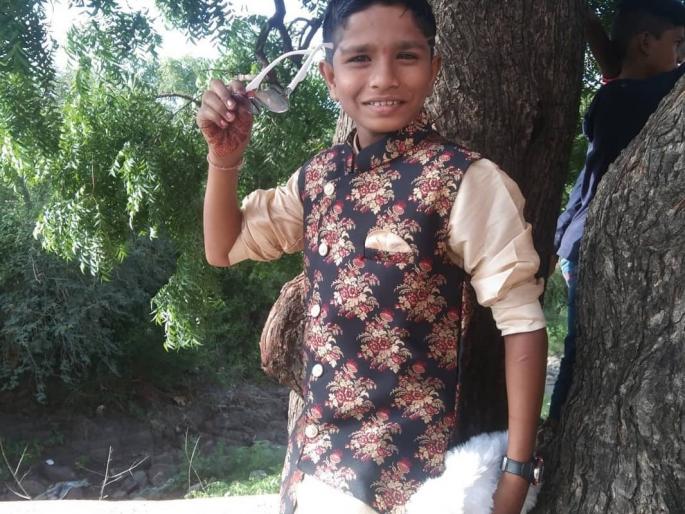 12 years old boy dies of strangulation when he was playing | खेळणं जीवावर बेतलं, गळफास लागल्याने एकुलत्या एक मुलाचा मृत्यू 12 years old boy dies of strangulation when he was playing | खेळणं जीवावर बेतलं, गळफास लागल्याने एकुलत्या एक मुलाचा मृत्यू