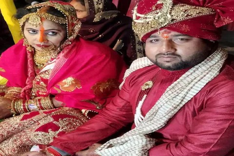 Crime News newly married priyanka murdered in bagaha for dowry killer husband anil sah is upmukhiya | पती झाला हैवान! लग्नानंतर अवघ्या 3 महिन्यांत पत्नीचा काढला काटा; हुंड्यासाठी केलं भयंकर कृत्य Crime News newly married priyanka murdered in bagaha for dowry killer husband anil sah is upmukhiya | पती झाला हैवान! लग्नानंतर अवघ्या 3 महिन्यांत पत्नीचा काढला काटा; हुंड्यासाठी केलं भयंकर कृत्य