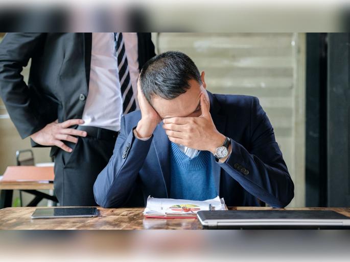boss ask employees to work 10 minutes extra for every 1 minute late office rule | खबरदार! ऑफिससाठी 1 मिनिटही उशीर झाला तर मिळणार कठोर शिक्षा; बॉसचं अजब फर्मान boss ask employees to work 10 minutes extra for every 1 minute late office rule | खबरदार! ऑफिससाठी 1 मिनिटही उशीर झाला तर मिळणार कठोर शिक्षा; बॉसचं अजब फर्मान