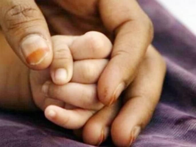 Painful! 4-year-old sister gives diesel to 8-month-old brother assume as water, Chimukalya dies | वेदनादायी! 4 वर्षाच्या बहिणीने 8 महिन्यांच्या भावाला पाणी समजून दिले डिझेल, चिमुकल्याचा झाला मृत्यू Painful! 4-year-old sister gives diesel to 8-month-old brother assume as water, Chimukalya dies | वेदनादायी! 4 वर्षाच्या बहिणीने 8 महिन्यांच्या भावाला पाणी समजून दिले डिझेल, चिमुकल्याचा झाला मृत्यू
