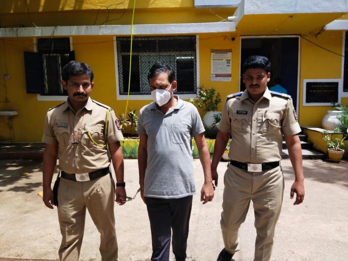 Beed illegal abortion case: Doctor Satish Gaware stays in Beed police custody for 4 days | बीड अवैध गर्भपात प्रकरण: जालन्यातील डॉक्टर सतीश गवारेचा बीड पोलिसांच्या कोठडीत ४ दिवस मुक्काम Beed illegal abortion case: Doctor Satish Gaware stays in Beed police custody for 4 days | बीड अवैध गर्भपात प्रकरण: जालन्यातील डॉक्टर सतीश गवारेचा बीड पोलिसांच्या कोठडीत ४ दिवस मुक्काम