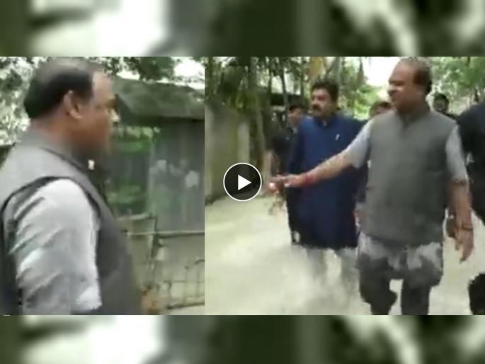 video assam cm himanta biswa sarma reached flood hit areas listened to problems of affected people | Assam Flood : Video - आसामला पुराचा तडाखा! लोकांच्या मदतीसाठी मुख्यमंत्री उतरले पाण्यात; 134 जणांचा मृत्यू video assam cm himanta biswa sarma reached flood hit areas listened to problems of affected people | Assam Flood : Video - आसामला पुराचा तडाखा! लोकांच्या मदतीसाठी मुख्यमंत्री उतरले पाण्यात; 134 जणांचा मृत्यू