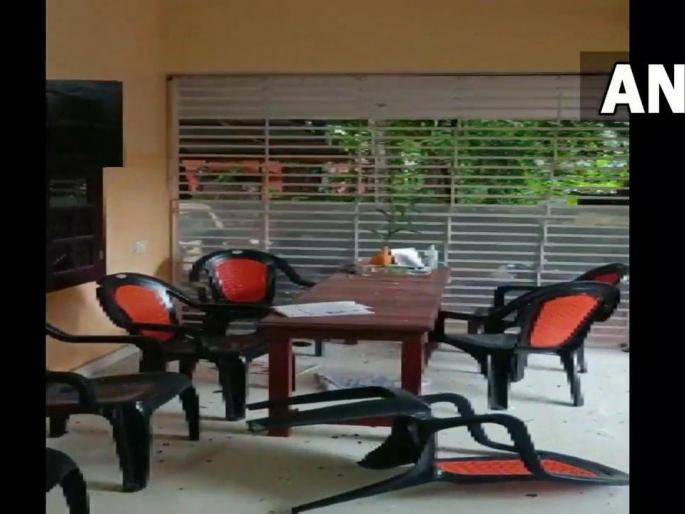 kerala bomb hurled at rss office in payyannur kannur | धक्कादायक! केरळच्या कन्नूरमधील RSS च्या कार्यालयावर बॉम्बहल्ला; घटनेने खळबळ kerala bomb hurled at rss office in payyannur kannur | धक्कादायक! केरळच्या कन्नूरमधील RSS च्या कार्यालयावर बॉम्बहल्ला; घटनेने खळबळ