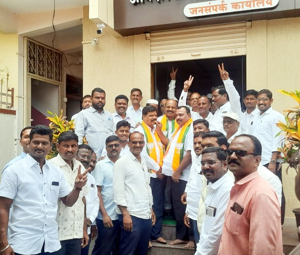 Celebration on behalf of BJP OBC Morcha for getting reservation for OBC community | ओबीसी समाजाला आरक्षण मिळाल्याबद्दल भाजपा ओबीसी मोर्चाच्यावतीने आनंदोत्सव Celebration on behalf of BJP OBC Morcha for getting reservation for OBC community | ओबीसी समाजाला आरक्षण मिळाल्याबद्दल भाजपा ओबीसी मोर्चाच्यावतीने आनंदोत्सव