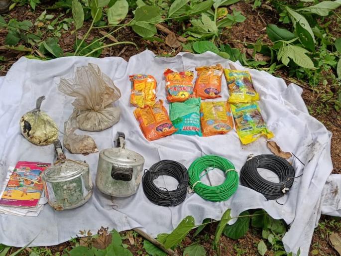 Naxalite: Naxalite assassination plot foiled due to police vigilance | Naxalite : पोलिसांच्या सतर्कतेमुळे उधळला नक्षल्यांचा घातपाताचा डाव Naxalite: Naxalite assassination plot foiled due to police vigilance | Naxalite : पोलिसांच्या सतर्कतेमुळे उधळला नक्षल्यांचा घातपाताचा डाव