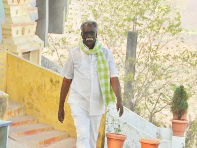 Crime News trs leader tammineni krishnaiah murdered minutes after hoisting tricolor in section 144 imposed in area | खळबळजनक! ध्वजारोहणानंतर काही मिनिटांतच TRS नेत्याची हत्या; परिसरात कलम 144 लागू Crime News trs leader tammineni krishnaiah murdered minutes after hoisting tricolor in section 144 imposed in area | खळबळजनक! ध्वजारोहणानंतर काही मिनिटांतच TRS नेत्याची हत्या; परिसरात कलम 144 लागू