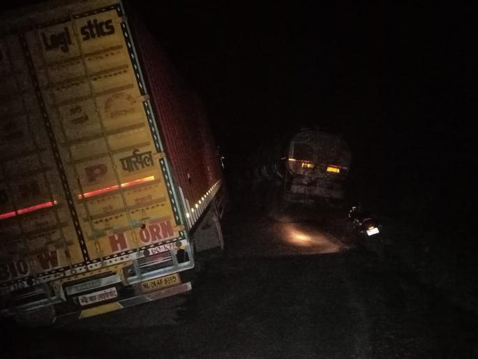Ajit Pawar visit to Melghat Two trucks got stuck on the Dharni route since 10 pm | Ajit Pawar : अजित पवार मेळघाट दौऱ्यावर; धारणी मार्गावर रात्री दहापासून वाहतूक ठप्प, दोन ट्रक फसले Ajit Pawar visit to Melghat Two trucks got stuck on the Dharni route since 10 pm | Ajit Pawar : अजित पवार मेळघाट दौऱ्यावर; धारणी मार्गावर रात्री दहापासून वाहतूक ठप्प, दोन ट्रक फसले