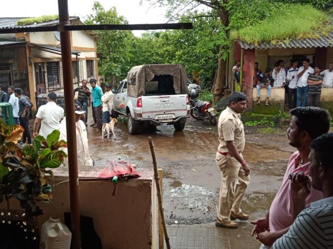 A leopard entered the residential house creating an atmosphere of fear among the citizens | राहत्या घरात बिबट्या शिरल्याने नागरिकांमध्ये भीतीचे वातावरण A leopard entered the residential house creating an atmosphere of fear among the citizens | राहत्या घरात बिबट्या शिरल्याने नागरिकांमध्ये भीतीचे वातावरण