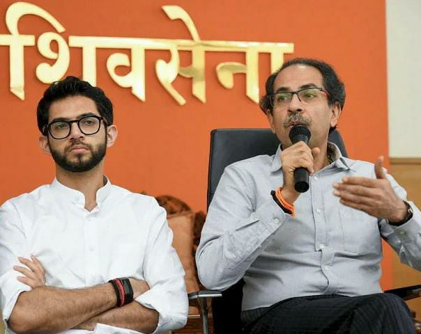 BJP Pravin Darekar Slams Shivsena Uddhav Thackeray And Aaditya Thackeray | Pravin Darekar : "तुम्ही मुख्यमंत्री असताना काय दिवे लावले हे जनतेनं पाहिलं"; भाजपाची उद्धव ठाकरेंवर बोचरी टीका BJP Pravin Darekar Slams Shivsena Uddhav Thackeray And Aaditya Thackeray | Pravin Darekar : "तुम्ही मुख्यमंत्री असताना काय दिवे लावले हे जनतेनं पाहिलं"; भाजपाची उद्धव ठाकरेंवर बोचरी टीका