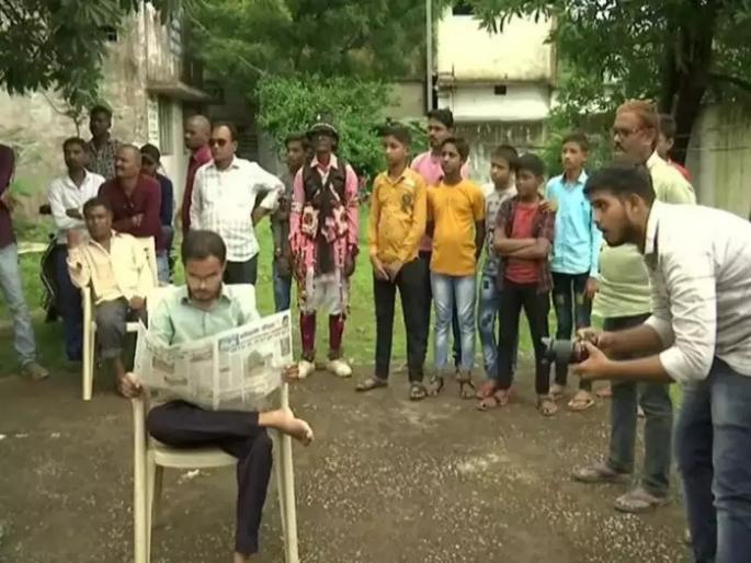 this is the village of youtubers india news from chhattisgarh | भन्नाट गाव! घराघरात एकतरी युट्यूबर; एकाने तर SBI मधील नोकरी सोडली, एवढी कमाई? this is the village of youtubers india news from chhattisgarh | भन्नाट गाव! घराघरात एकतरी युट्यूबर; एकाने तर SBI मधील नोकरी सोडली, एवढी कमाई?