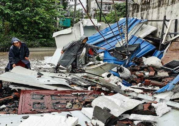 At least 46 people killed after strong earthquake hits China's Sichuan province - Xinhua | Video - भीषण! चीनमध्ये 6.8 रिश्टर स्केल तीव्रतेचा भूकंप; 46 जणांचा मृत्यू, अनेकजण जखमी  At least 46 people killed after strong earthquake hits China's Sichuan province - Xinhua | Video - भीषण! चीनमध्ये 6.8 रिश्टर स्केल तीव्रतेचा भूकंप; 46 जणांचा मृत्यू, अनेकजण जखमी