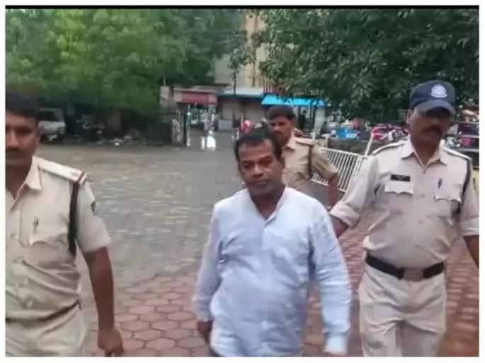 mp forest minister vijay shah gas agency manager embezzled lakhs of rupees he have four wives and houses | पगार 10 हजार, खात्यात 16 लाख, 4 पत्नींसोबत संसार; मंत्र्याच्या गॅस एजन्सीचा मॅनेजर झाला करोडपती mp forest minister vijay shah gas agency manager embezzled lakhs of rupees he have four wives and houses | पगार 10 हजार, खात्यात 16 लाख, 4 पत्नींसोबत संसार; मंत्र्याच्या गॅस एजन्सीचा मॅनेजर झाला करोडपती