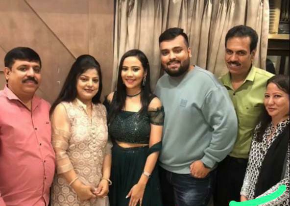 Dhanwani family devastated in Ulhasnagar building accident | उल्हासनगर इमारत दुर्घटनेत धनवानी कुटुंब उद्ध्वस्त, मुलीच्या लग्नाची तयारी होती सुरू तितक्यात...