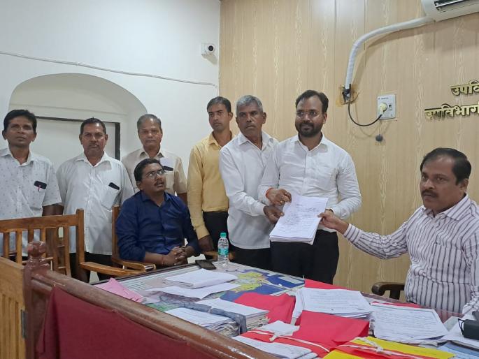Land acquisition process for bulk drug manufacturing project continues; Farmers' opposition to joint enumeration | बल्क औषध निर्मित प्रकल्पसाठी भूसंपादन प्रक्रिया सुरूच; संयुक्त मोजणीला शेतकऱ्यांचा विरोध Land acquisition process for bulk drug manufacturing project continues; Farmers' opposition to joint enumeration | बल्क औषध निर्मित प्रकल्पसाठी भूसंपादन प्रक्रिया सुरूच; संयुक्त मोजणीला शेतकऱ्यांचा विरोध