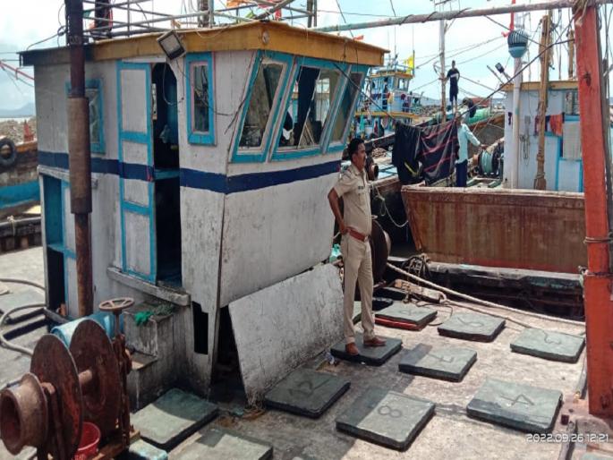One accused arrested in connection with illegal 350 liter diesel found in suspect boat | संशयित बोटीत सापडलेल्या बेकायदेशीर ३५० लीटर डिझेल प्रकरणी एक आरोपी अटकेत One accused arrested in connection with illegal 350 liter diesel found in suspect boat | संशयित बोटीत सापडलेल्या बेकायदेशीर ३५० लीटर डिझेल प्रकरणी एक आरोपी अटकेत