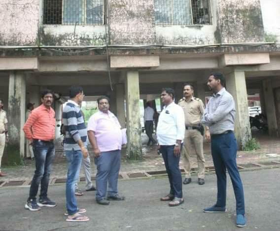 the ration office and the post office will get their place in badlapur | अखेर रेशनिंग कार्यालय आणि पोस्ट ऑफिसला मिळणार हक्काची जागा the ration office and the post office will get their place in badlapur | अखेर रेशनिंग कार्यालय आणि पोस्ट ऑफिसला मिळणार हक्काची जागा