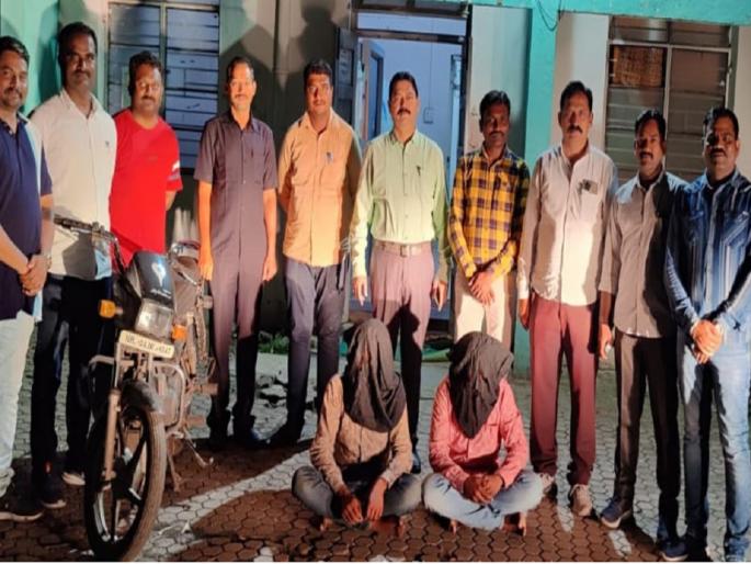 Robbers on the flyover caught by the police | उड्डाण पुलावर व्यापाऱ्याला लुटणारे पोलिसांच्या जाळ्यात  Robbers on the flyover caught by the police | उड्डाण पुलावर व्यापाऱ्याला लुटणारे पोलिसांच्या जाळ्यात