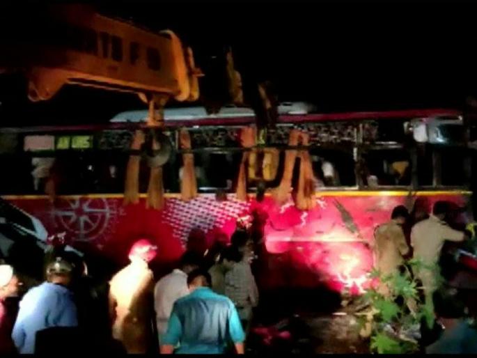 9 dead, 38 injured after a tourist bus crashed into KSRTC bus in Kerala | केरळमध्ये बसचा भीषण अपघात; 5 विद्यार्थ्यांसह 9 जणांचा मृत्यू, 38 जखमी 9 dead, 38 injured after a tourist bus crashed into KSRTC bus in Kerala | केरळमध्ये बसचा भीषण अपघात; 5 विद्यार्थ्यांसह 9 जणांचा मृत्यू, 38 जखमी