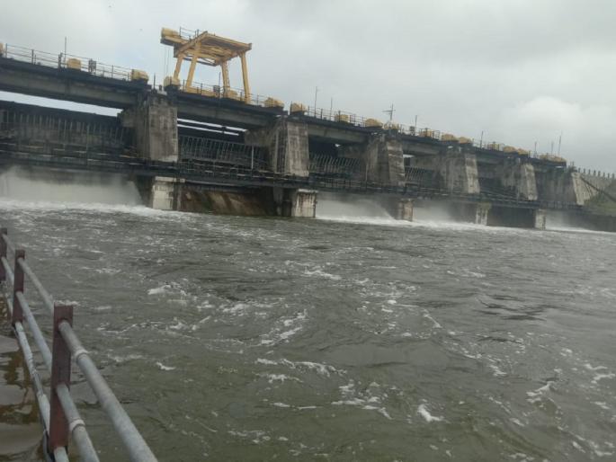 Rena Medium Project 100 percent filled; Opening the 4 doors and starting the dissolution | रेणा मध्यम प्रकल्प १०० टक्के भरला; आवक वाढल्याने ४ दरवाजे उघडून विसर्ग सुरू Rena Medium Project 100 percent filled; Opening the 4 doors and starting the dissolution | रेणा मध्यम प्रकल्प १०० टक्के भरला; आवक वाढल्याने ४ दरवाजे उघडून विसर्ग सुरू