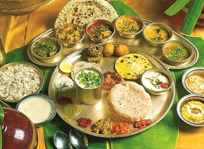 mumbai woman tries to buy rs 200 maharaja bhog thalis online loses rs over 8 lakh | महाराजा थाळी पडली महागात! अवघ्या 200 रुपयांच्या ऑफरने महिलेला घातला 8 लाखांचा गंडा अन्...