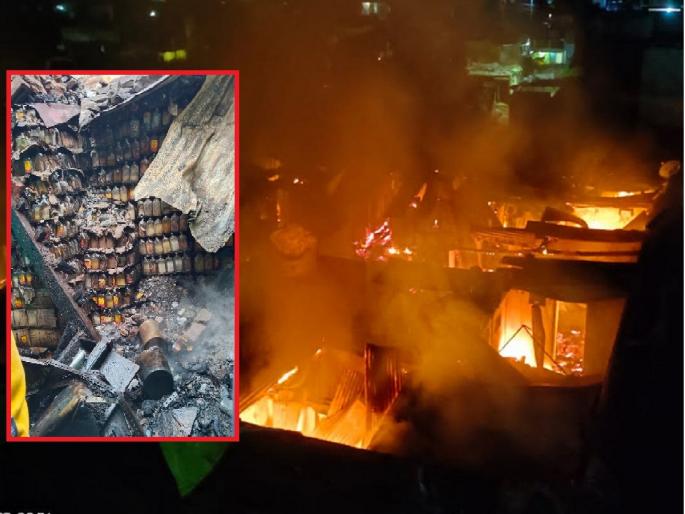 70-year-old hous caught fire, adjacent liquor godown also gutted, loss estimated at Crore | ७० वर्ष जुन्या वाड्याला आग, शेजारील दारूचे गोडाऊनही भस्मसात; करोडोच्या नुकसानीचा अंदाज 70-year-old hous caught fire, adjacent liquor godown also gutted, loss estimated at Crore | ७० वर्ष जुन्या वाड्याला आग, शेजारील दारूचे गोडाऊनही भस्मसात; करोडोच्या नुकसानीचा अंदाज