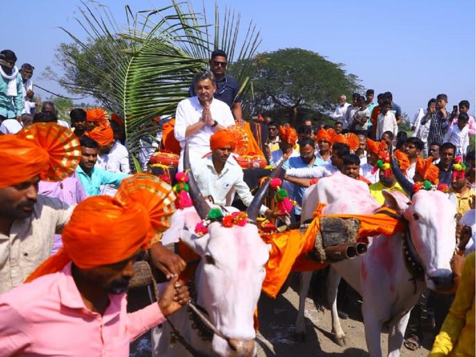'Swarajya' will teach a lesson to people's representatives who coming to the village for elections: Chhatrapati Sambhaji Raje | निवडणुकीपुरते गावात येणाऱ्या लोकप्रतिनिधींना ‘स्वराज्य’ धडा शिकवेल : छत्रपती संभाजीराजे 'Swarajya' will teach a lesson to people's representatives who coming to the village for elections: Chhatrapati Sambhaji Raje | निवडणुकीपुरते गावात येणाऱ्या लोकप्रतिनिधींना ‘स्वराज्य’ धडा शिकवेल : छत्रपती संभाजीराजे