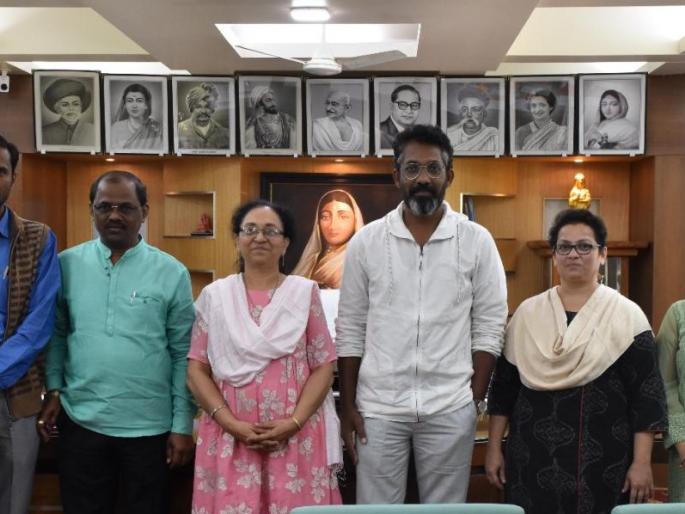 Nagaraj Manjule's 'Friendship'; Attended Solapur University for friend's exam! | नागराज मंजुळेंचा 'याराना'; मित्राच्या परीक्षेसाठी सोलापूर विद्यापीठात हजेरी!