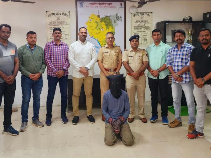 The man who brutally killed his friend with a sharp weapon was handcuffed by the police in nala sopara | धारदार शस्त्राने मित्राची निर्घृण हत्या करणाऱ्याला पोलिसांनी ठोकल्या बेड्या The man who brutally killed his friend with a sharp weapon was handcuffed by the police in nala sopara | धारदार शस्त्राने मित्राची निर्घृण हत्या करणाऱ्याला पोलिसांनी ठोकल्या बेड्या