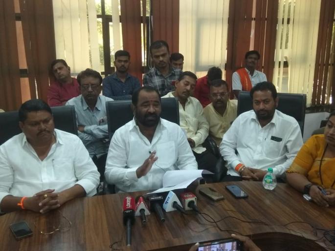 MLA Nitin Deshmukh's criticism of MP Bhavana Gawli in Akola | गद्दार नाहीत तर मिरच्या का झोंबतात? नितीन देशमुखांचे भावना गवळींवर टीकास्त्र MLA Nitin Deshmukh's criticism of MP Bhavana Gawli in Akola | गद्दार नाहीत तर मिरच्या का झोंबतात? नितीन देशमुखांचे भावना गवळींवर टीकास्त्र