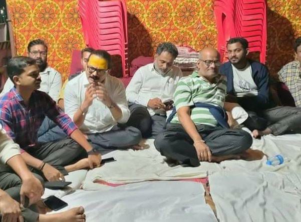 Marathi Ekikaran Samiti protest against Hindi Bhasha Bhavan | हिंदी भाषा भवन विरोधात मराठी एकीकरण समितीचे आंदोलन Marathi Ekikaran Samiti protest against Hindi Bhasha Bhavan | हिंदी भाषा भवन विरोधात मराठी एकीकरण समितीचे आंदोलन