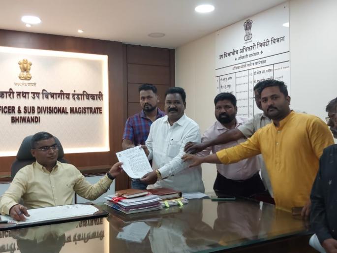 Ask the district authorities to withdraw the encroachment notice in Bhiwandi | भिवंडीत अतिक्रमणाची नोटीस मागे घेण्यासाठी प्रांत अधिकाऱ्यांना साकडे Ask the district authorities to withdraw the encroachment notice in Bhiwandi | भिवंडीत अतिक्रमणाची नोटीस मागे घेण्यासाठी प्रांत अधिकाऱ्यांना साकडे