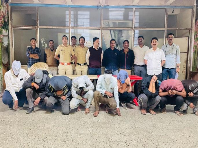 Raid on Dhaba in case of illegal liquor; 12 people hit the court! | अवैध दारुप्रकरणी धाब्यावर छापा; १२ जणांना न्यायालयाचा दणका ! Raid on Dhaba in case of illegal liquor; 12 people hit the court! | अवैध दारुप्रकरणी धाब्यावर छापा; १२ जणांना न्यायालयाचा दणका !