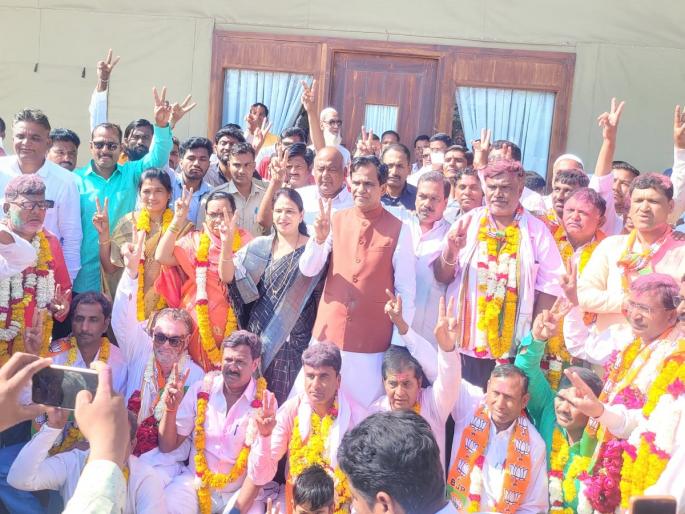 In Raosaheb Danven's Bhokardan BJP Dominating all the seats in the Agricultural Produce Market Committee | भाजप १८ - महाविकास आघाडी 0; रावसाहेब दानवेंच्या भोकरदनमध्ये भाजपचा दणका In Raosaheb Danven's Bhokardan BJP Dominating all the seats in the Agricultural Produce Market Committee | भाजप १८ - महाविकास आघाडी 0; रावसाहेब दानवेंच्या भोकरदनमध्ये भाजपचा दणका