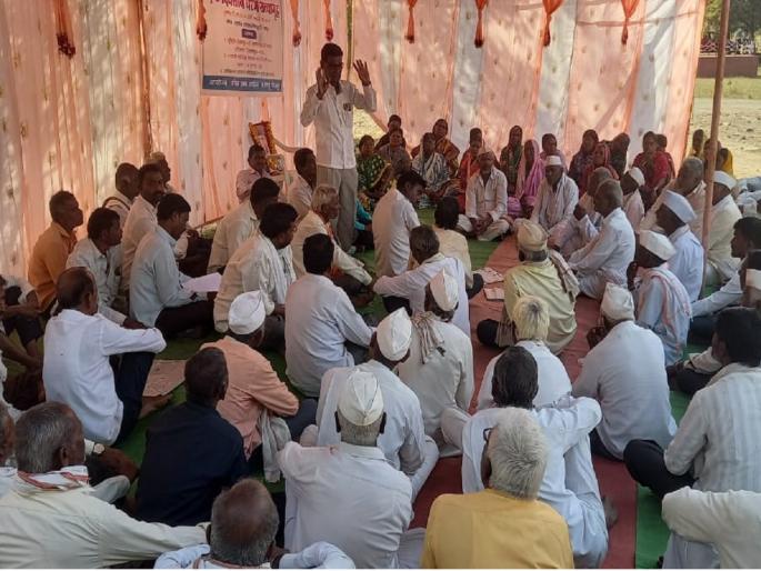 Dharane to regulate encroachments on Gayran land | गायरान जमिनीवरील अतिक्रमणे नियमाकुल करण्यासाठी धरणे Dharane to regulate encroachments on Gayran land | गायरान जमिनीवरील अतिक्रमणे नियमाकुल करण्यासाठी धरणे