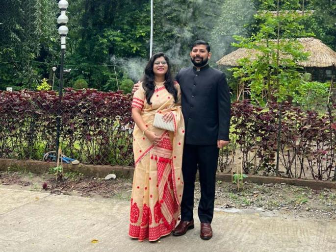 IAS Pradeep Dwivedi success story how electricity department worker become collector | प्रेरणादायी! वीज विभागात नोकरी करणारा झाला 'कलेक्टर'; अनेक वर्षांच्या कष्टाचं मिळालं फळ IAS Pradeep Dwivedi success story how electricity department worker become collector | प्रेरणादायी! वीज विभागात नोकरी करणारा झाला 'कलेक्टर'; अनेक वर्षांच्या कष्टाचं मिळालं फळ