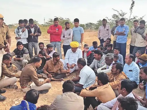 mother of 3 children eloped with father of 6 children after that she kept posting videos on social media | बाबो! 3 लेकरांची आई 6 मुलांचा बाप असलेल्या प्रियकरासोबत पळाली; पतीने उचललं टोकाचं पाऊल mother of 3 children eloped with father of 6 children after that she kept posting videos on social media | बाबो! 3 लेकरांची आई 6 मुलांचा बाप असलेल्या प्रियकरासोबत पळाली; पतीने उचललं टोकाचं पाऊल