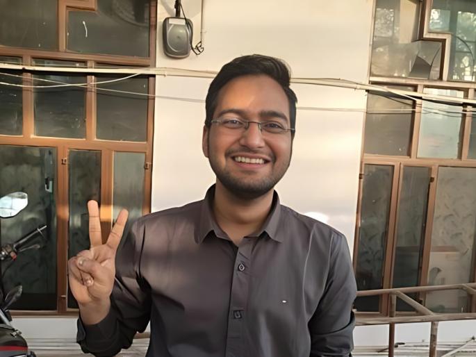 success story of ca topper ca final results vaibhav maheshwari jaipur news ca result | चहा-कचोरी विकून वडिलांनी शिकवलं, लेकाने कष्टाचं सोनं केलं; CA परीक्षेत घवघवीत यश मिळवलं success story of ca topper ca final results vaibhav maheshwari jaipur news ca result | चहा-कचोरी विकून वडिलांनी शिकवलं, लेकाने कष्टाचं सोनं केलं; CA परीक्षेत घवघवीत यश मिळवलं