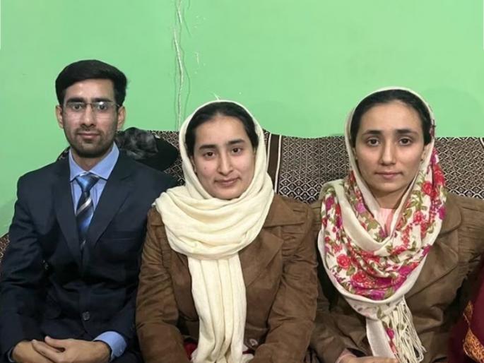 laborer father 3 children sohail ifra and huma cracked civil services exam together without coaching | 1 खोली, 1 पुस्तक, भांडायचे अन् एकत्र अभ्यास करायचे; भावंडांनी रचला इतिहास, पास झाले JKCSE laborer father 3 children sohail ifra and huma cracked civil services exam together without coaching | 1 खोली, 1 पुस्तक, भांडायचे अन् एकत्र अभ्यास करायचे; भावंडांनी रचला इतिहास, पास झाले JKCSE