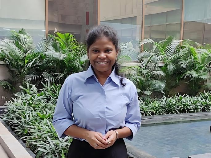 Ritika Surin who belongs to a poor family and now she got 20 lakh package | शाब्बास पोरी! आई करते घरकाम, वडील शिपाई; लेकीला पहिल्याच प्रयत्नात मिळालं 20 लाखांचं पॅकेज Ritika Surin who belongs to a poor family and now she got 20 lakh package | शाब्बास पोरी! आई करते घरकाम, वडील शिपाई; लेकीला पहिल्याच प्रयत्नात मिळालं 20 लाखांचं पॅकेज