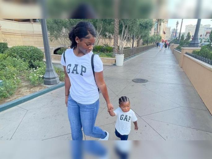 pregnant in 14 years become mother at 15 years girl mother congratulated viral video | काय सांगता? 14 वर्षांच्या मुलीने दिला बाळाला जन्म, Video शेअर करत सांगितला 'तो' अनुभव pregnant in 14 years become mother at 15 years girl mother congratulated viral video | काय सांगता? 14 वर्षांच्या मुलीने दिला बाळाला जन्म, Video शेअर करत सांगितला 'तो' अनुभव