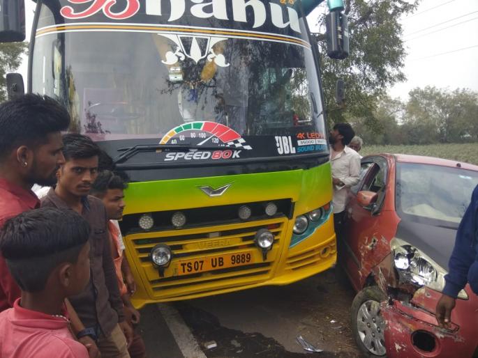 Bus of devotees hit car due to brake failure, incident near Godri Kumbhsthal | ब्रेक फेल झाल्याने भाविकांची बस कारवर आदळली, गोद्री कुंभस्थळाजवळील घटना Bus of devotees hit car due to brake failure, incident near Godri Kumbhsthal | ब्रेक फेल झाल्याने भाविकांची बस कारवर आदळली, गोद्री कुंभस्थळाजवळील घटना