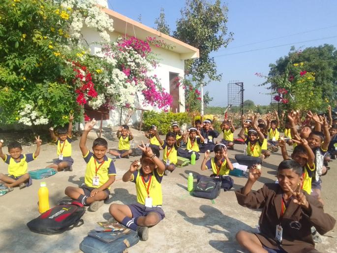 ZP School's students are brilliant, says 151 number tables accurately | झेडपीची पोरं हुशार, म्हणतात १५१ चा पाढा खाडखाड ZP School's students are brilliant, says 151 number tables accurately | झेडपीची पोरं हुशार, म्हणतात १५१ चा पाढा खाडखाड