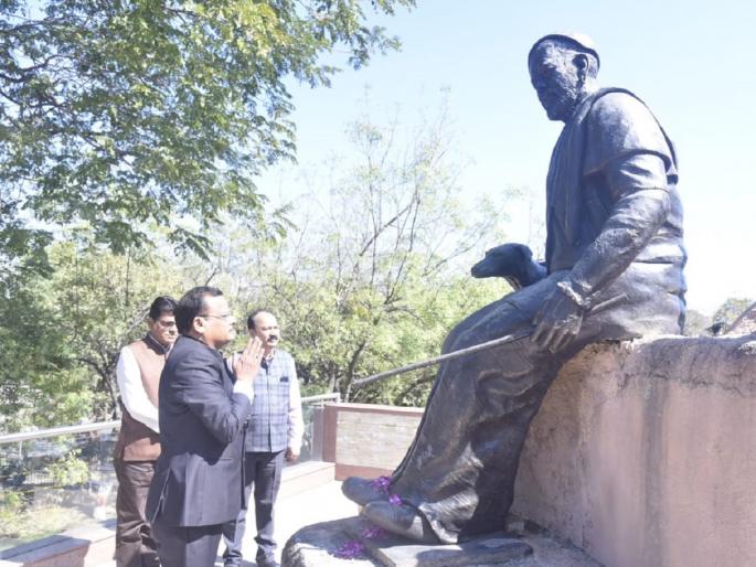 In-charge Vice-Chancellor of 4 Universities in four years; Dr. BAMU's VC Dr. Pramod Yevale accepted the charge of the Vice-Chancellor of Sant Gadgebaba University Amravati | चार वर्षांत ४ विद्यापीठांचे प्रभारी; कुलगुरू डॉ. प्रमोद येवलेंकडे संत गाडगेबाबा विद्यापीठाची सूत्रे In-charge Vice-Chancellor of 4 Universities in four years; Dr. BAMU's VC Dr. Pramod Yevale accepted the charge of the Vice-Chancellor of Sant Gadgebaba University Amravati | चार वर्षांत ४ विद्यापीठांचे प्रभारी; कुलगुरू डॉ. प्रमोद येवलेंकडे संत गाडगेबाबा विद्यापीठाची सूत्रे