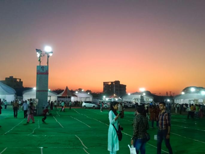 akhil bharatiya marathi sahitya sammelan became magnificent, not divine; Money cannot buy everything | अ. भा. साहित्य संमेलन भव्य झाले, दिव्य नाही; पैशाने सारे विकत घेता येत नाही akhil bharatiya marathi sahitya sammelan became magnificent, not divine; Money cannot buy everything | अ. भा. साहित्य संमेलन भव्य झाले, दिव्य नाही; पैशाने सारे विकत घेता येत नाही