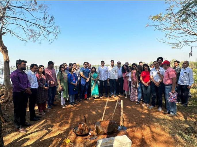 Bhoomipujan of twin towers works to see flamingos, rare birds at Malad Mindspace Garden | मालाड माइंडस्पेस गार्डनमध्ये फ्लेमिंगो, दुर्मिळ पक्षी पाहण्यासाठीच्या ट्विन टॉवर्सच्या कामाचे भूमिपूजन Bhoomipujan of twin towers works to see flamingos, rare birds at Malad Mindspace Garden | मालाड माइंडस्पेस गार्डनमध्ये फ्लेमिंगो, दुर्मिळ पक्षी पाहण्यासाठीच्या ट्विन टॉवर्सच्या कामाचे भूमिपूजन